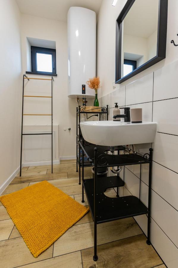 Sunny Apartment With Free Parking Zvolen Eksteriør bilde