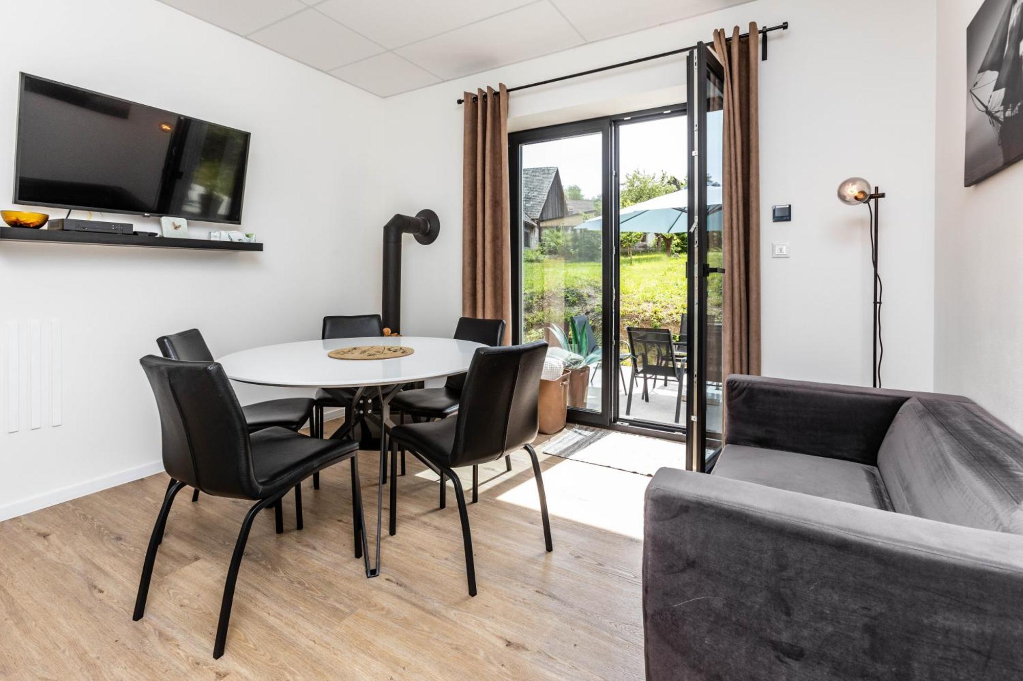 Sunny Apartment With Free Parking Zvolen Eksteriør bilde